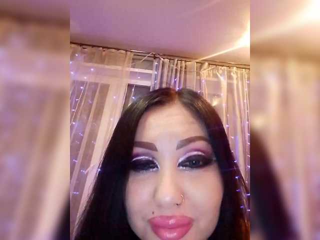 DiamondKey's BongaCams show and profile