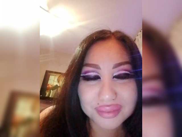 DiamondKey's BongaCams show and profile