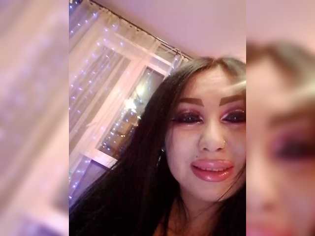 DiamondKey's BongaCams show and profile