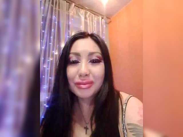 DiamondKey's BongaCams show and profile