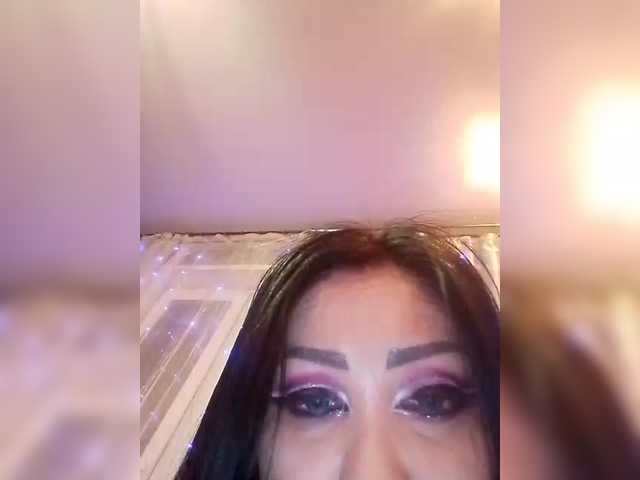 DiamondKey's BongaCams show and profile