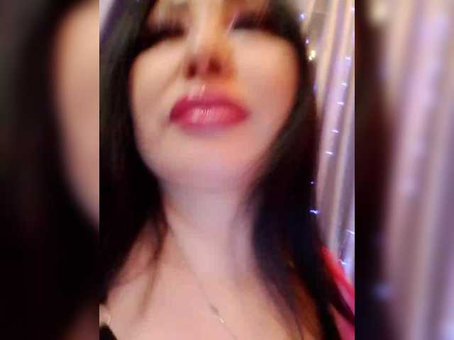 DiamondKey from BongaCams