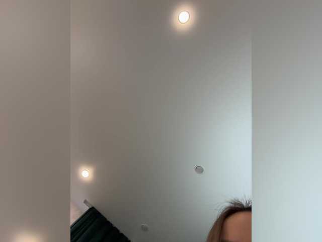 Sex chat gratuit in direct cu Ellidi pe BongaCams