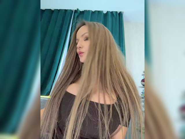 Ellidi's BongaCams show and profile