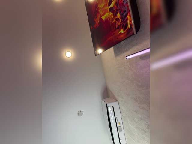 Sex chat gratuit in direct cu Ellidi pe BongaCams