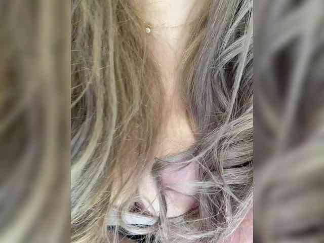 Ellidi Live Webcam on BongaCams