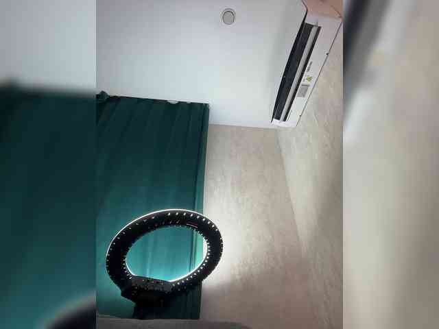 adut chat Ellidi