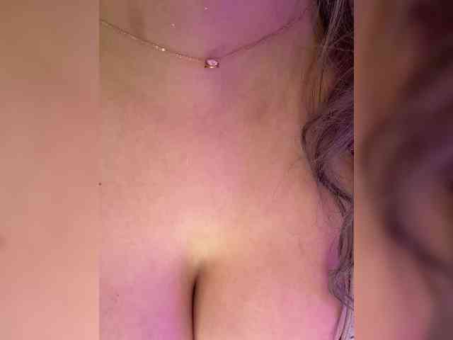 Ellidi Live Webcam on BongaCams