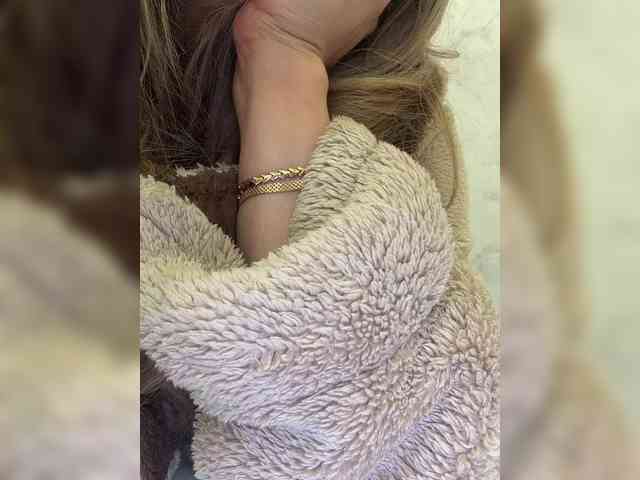 Ellidi Live Webcam on BongaCams