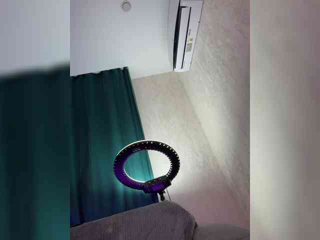 Ellidi Live Webcam on BongaCams