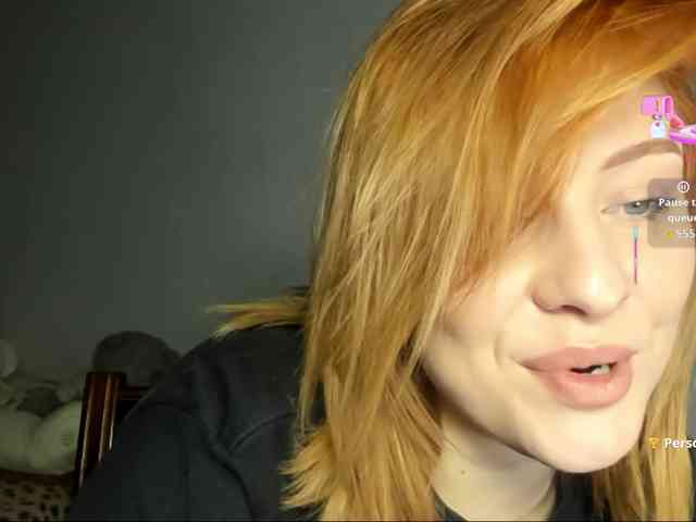 RedheadDevil webcam