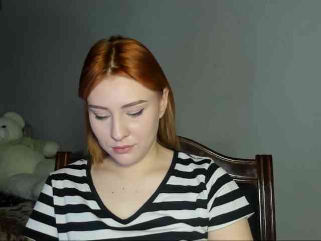 RedheadDevil webcam