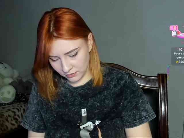 RedheadDevil webcam