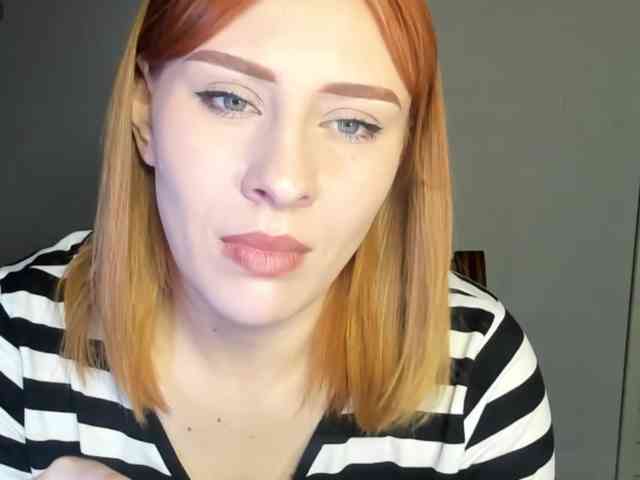 RedheadDevil webcam
