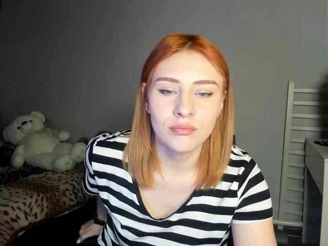 RedheadDevil webcam