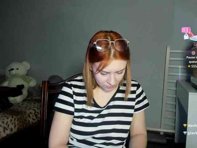 RedheadDevil webcam
