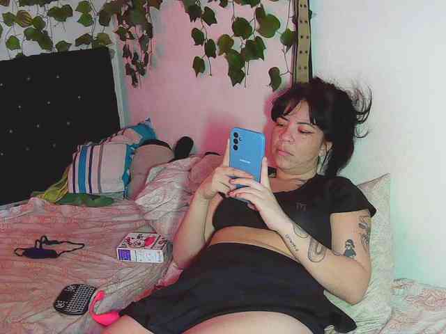 caribbeanlov4luryiz webcam