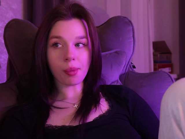 MossiPolli's BongaCams show and profile