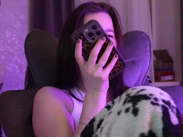 MossiPolli's BongaCams show and profile