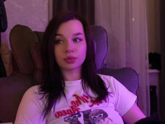 MossiPolli's BongaCams show and profile