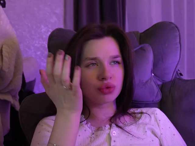 MossiPolli's BongaCams show and profile