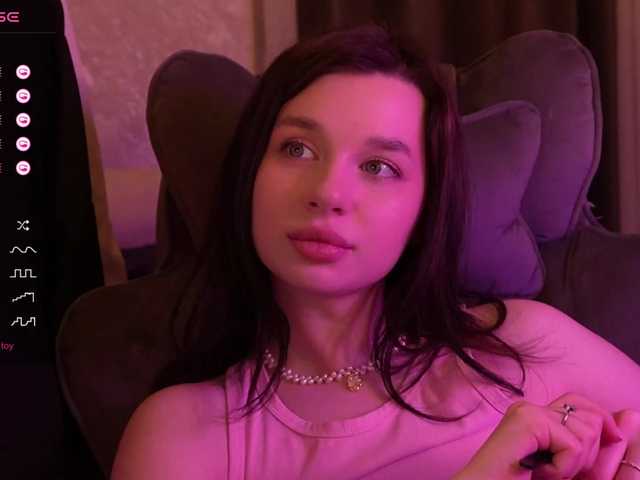 MossiPolli's BongaCams show and profile