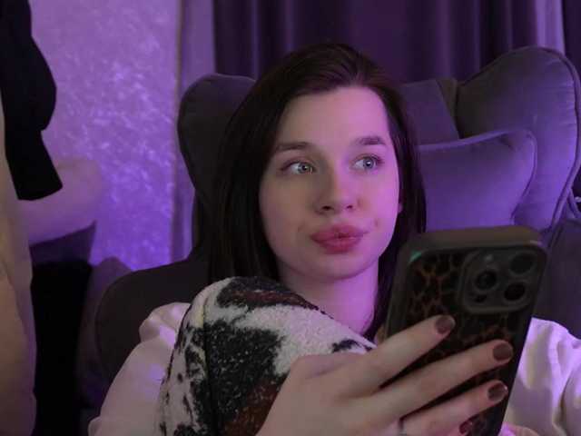 MossiPolli's BongaCams show and profile