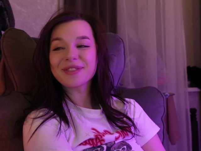 MossiPolli's BongaCams show and profile