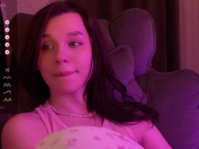 MossiPolli's BongaCams show and profile