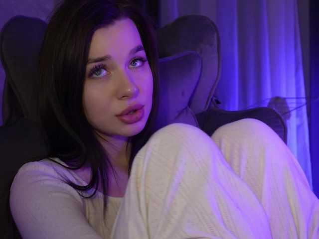 MossiPolli's BongaCams show and profile