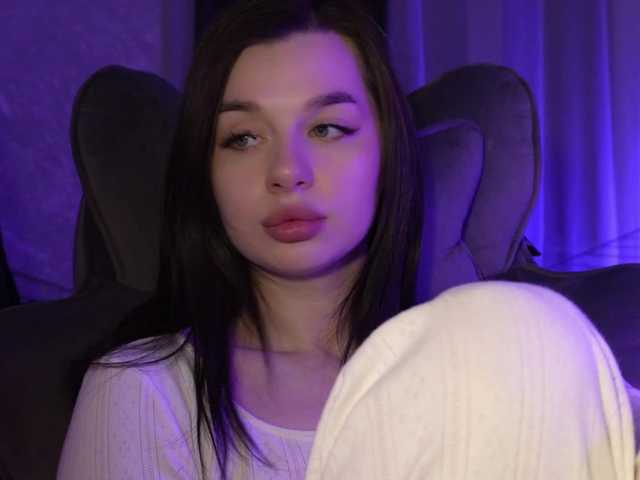 MossiPolli's BongaCams show and profile