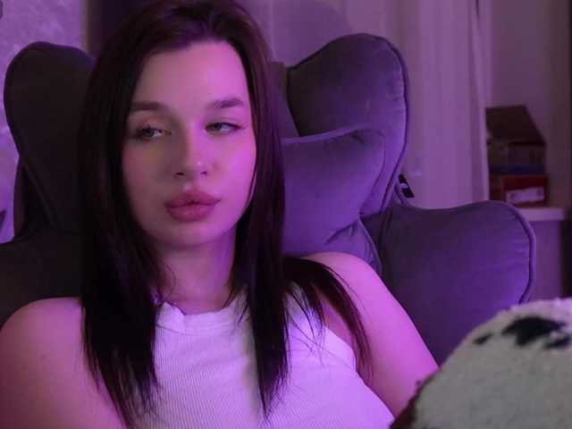 MossiPolli's BongaCams show and profile