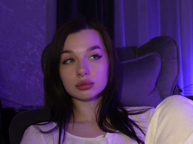 MossiPolli's BongaCams show and profile