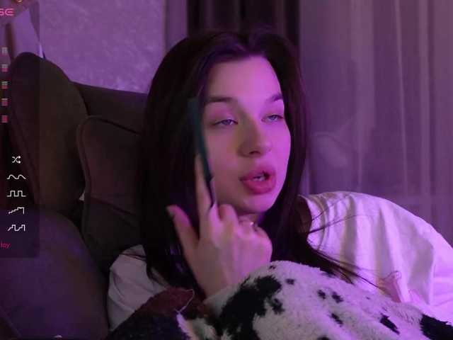 MossiPolli's BongaCams show and profile