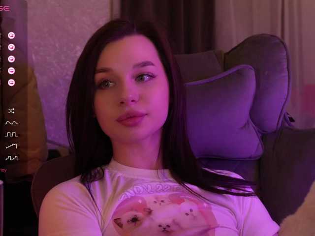 MossiPolli's BongaCams show and profile