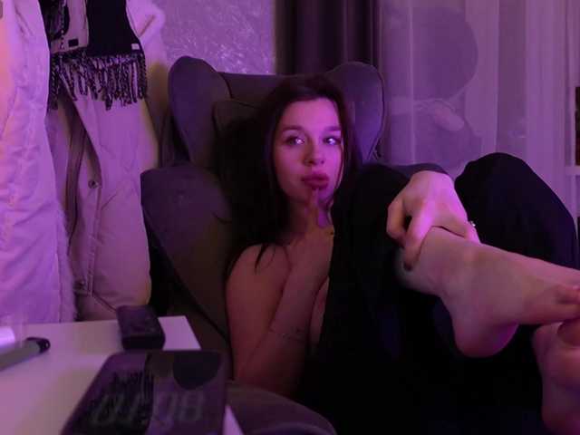 MossiPolli's BongaCams show and profile