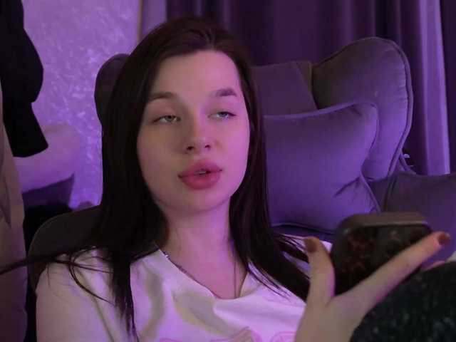 MossiPolli's BongaCams show and profile