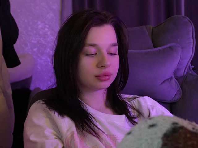 MossiPolli's BongaCams show and profile