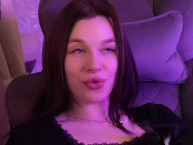 MossiPolli's BongaCams show and profile