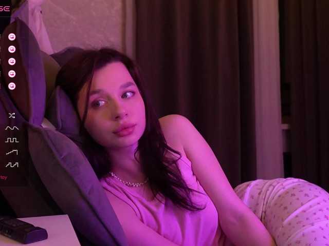 MossiPolli's BongaCams show and profile