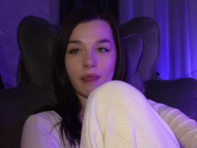 MossiPolli's BongaCams show and profile