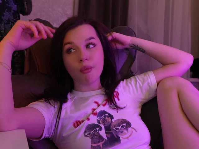 MossiPolli's BongaCams show and profile