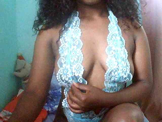 Elvia01 Live Webcam on BongaCams