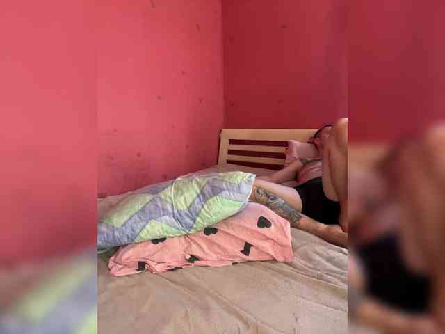 live cam room NormanMash