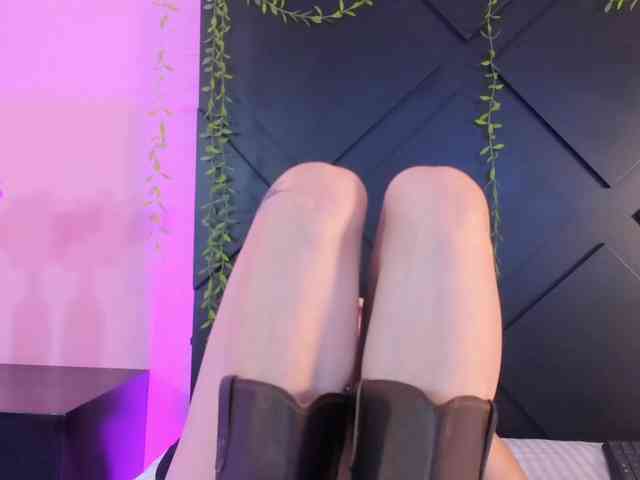 chatroom porn LolaMustaine