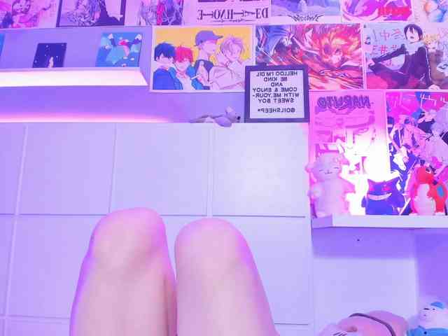 LolaMustaine webcam