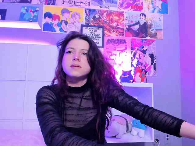 LolaMustaine webcam