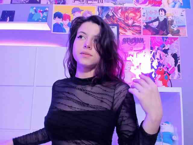 LolaMustaine webcam