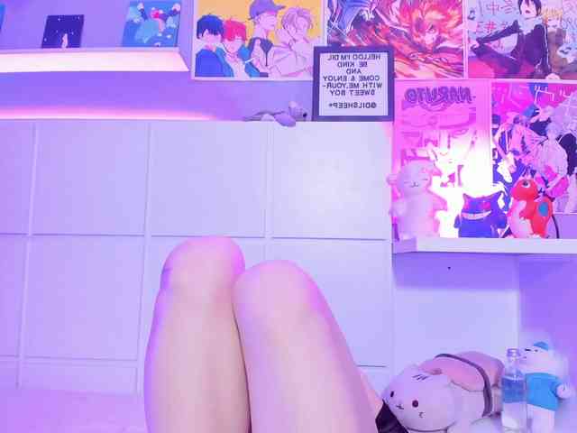 LolaMustaine webcam