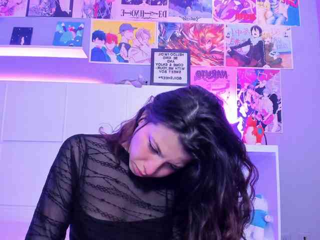 LolaMustaine webcam